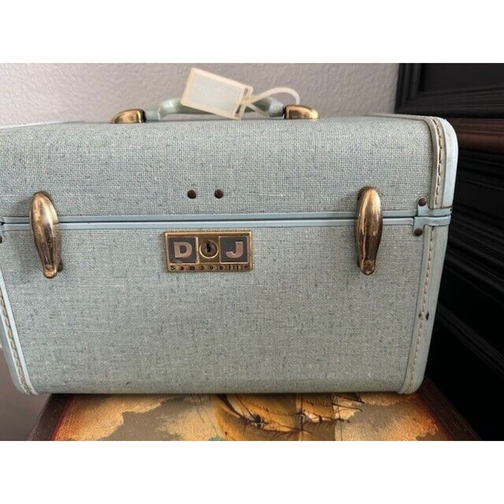 Shwayder Bros/Samsonite Vintage Train Case Light Blue Luggage-Traveller W Mirror